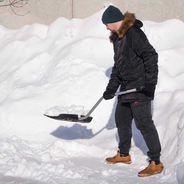 Лопата для прибирання снігу 460*340мм з Z-подібною ручкою 1080 мм