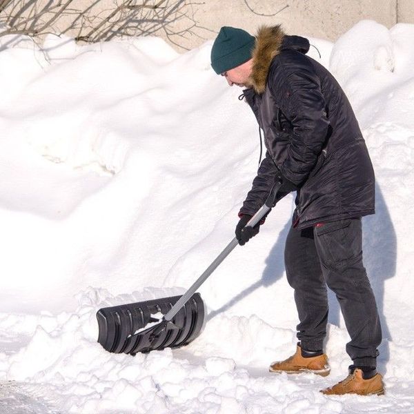 Лопата для прибирання снігу 620*280мм з ручкою 970 мм